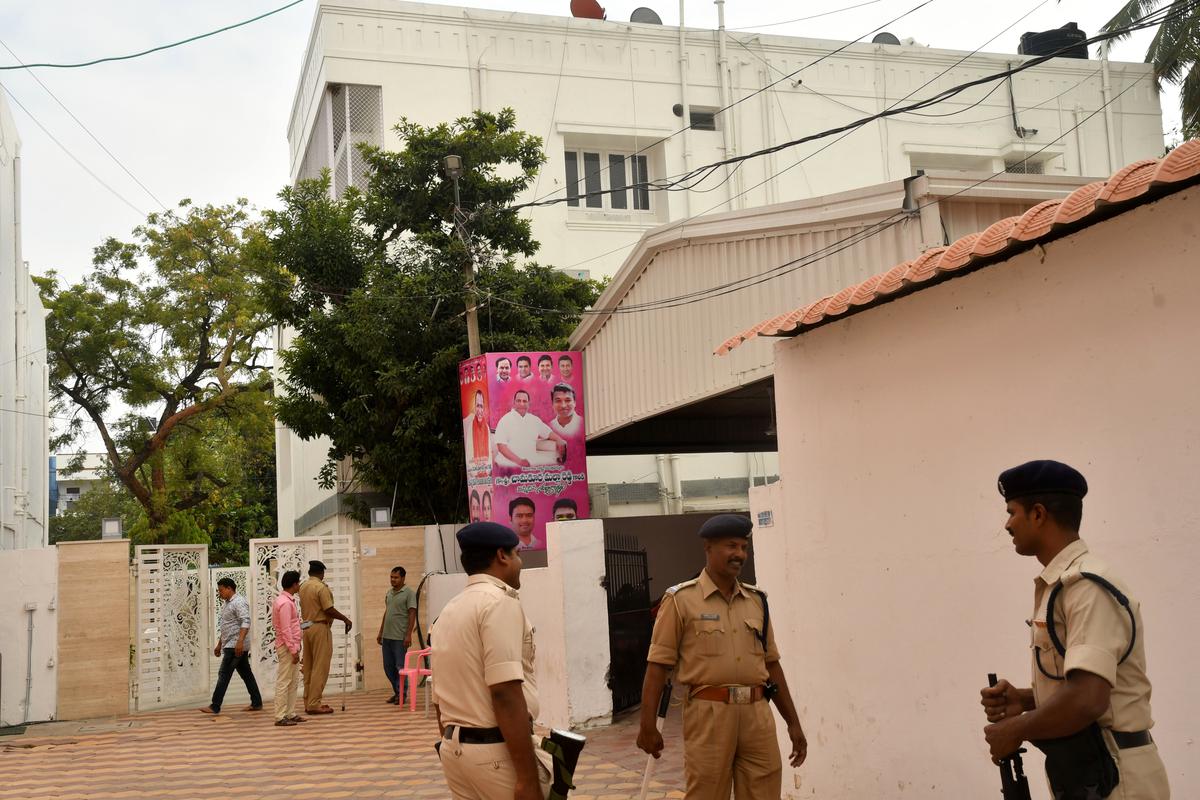 I-T teams raid residence and offices of Malla Reddy, relatives