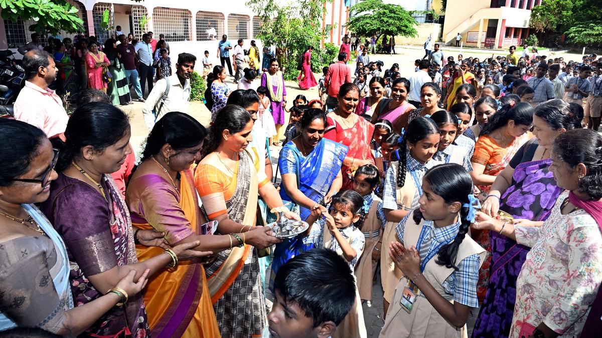 Schools reopen, teachers welcome students with warm smiles, flowers and chocolates in Shivamogga