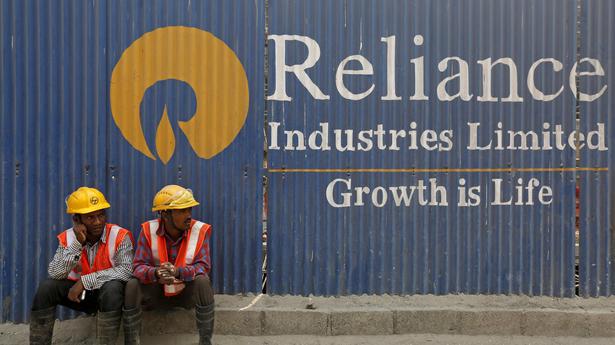 RIL Q1 net rises 41% to ₹19,443 cr.