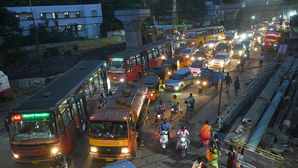 Poor condition of road used for diversion of traffic choking vehicular movement near Palam Station Road