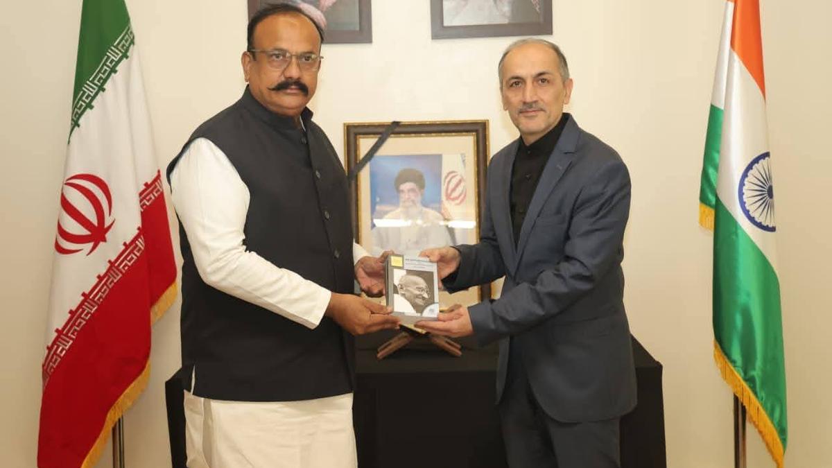 ‘Hope peace restores’: Maharashtra Congress president meets Consul General of Iran