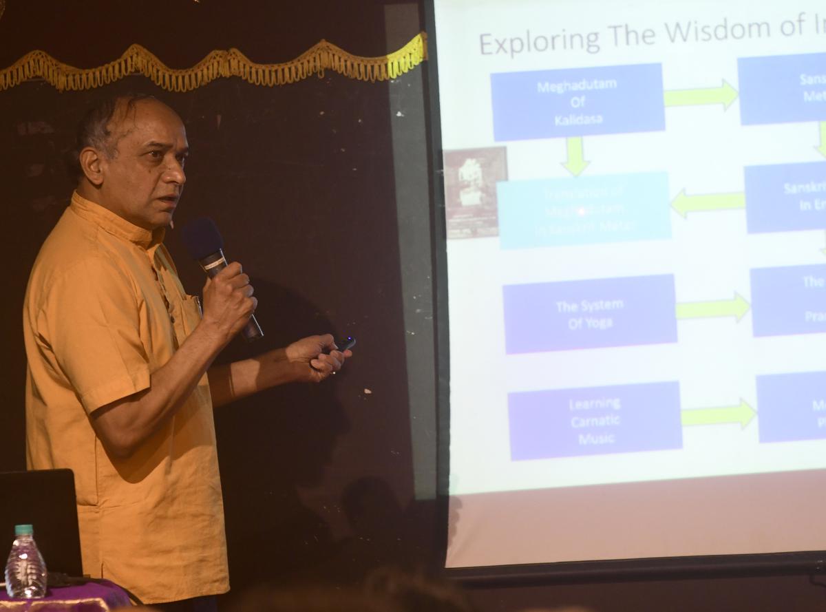 Sridhar Jagannathan during the lec dem Sridhar Jagannathan during the lec dem