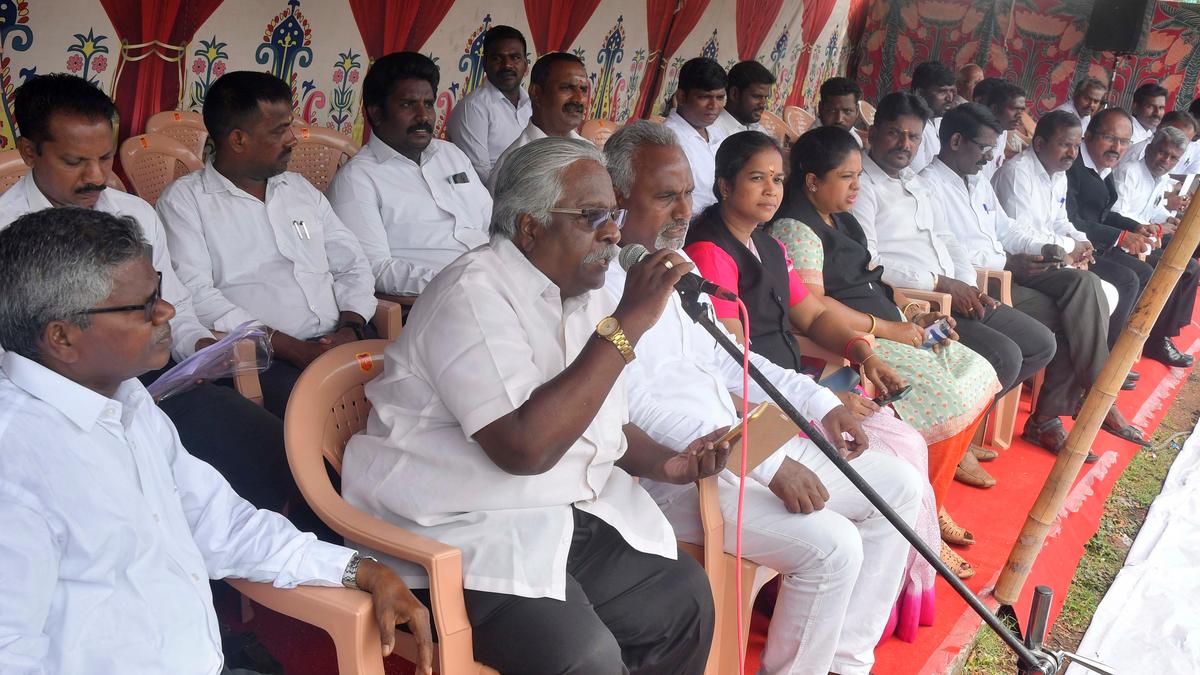 Lawyers stage fast against renaming of laws in Hindi