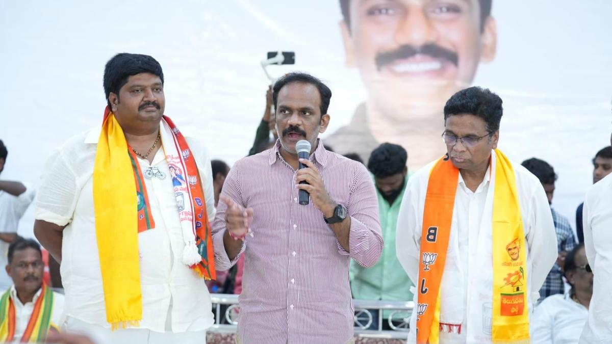YSRCP tenure is a setback for Kapus, says Vangaveeti Radha