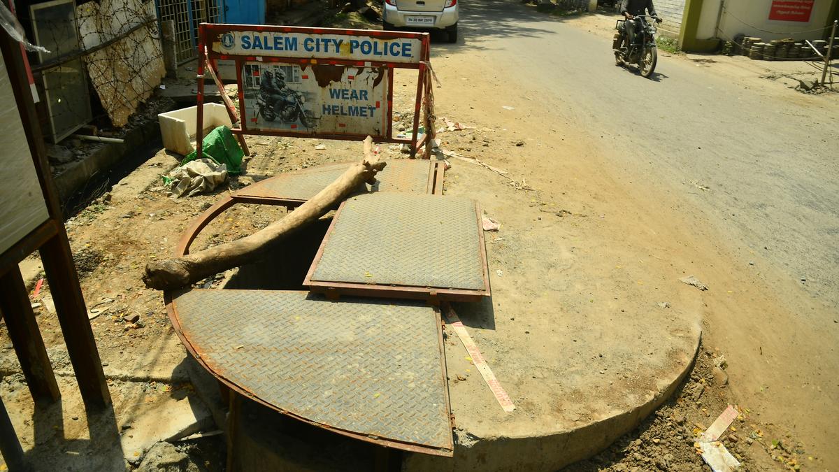 Road users urge Salem Corporation to close sump in Ward 17
