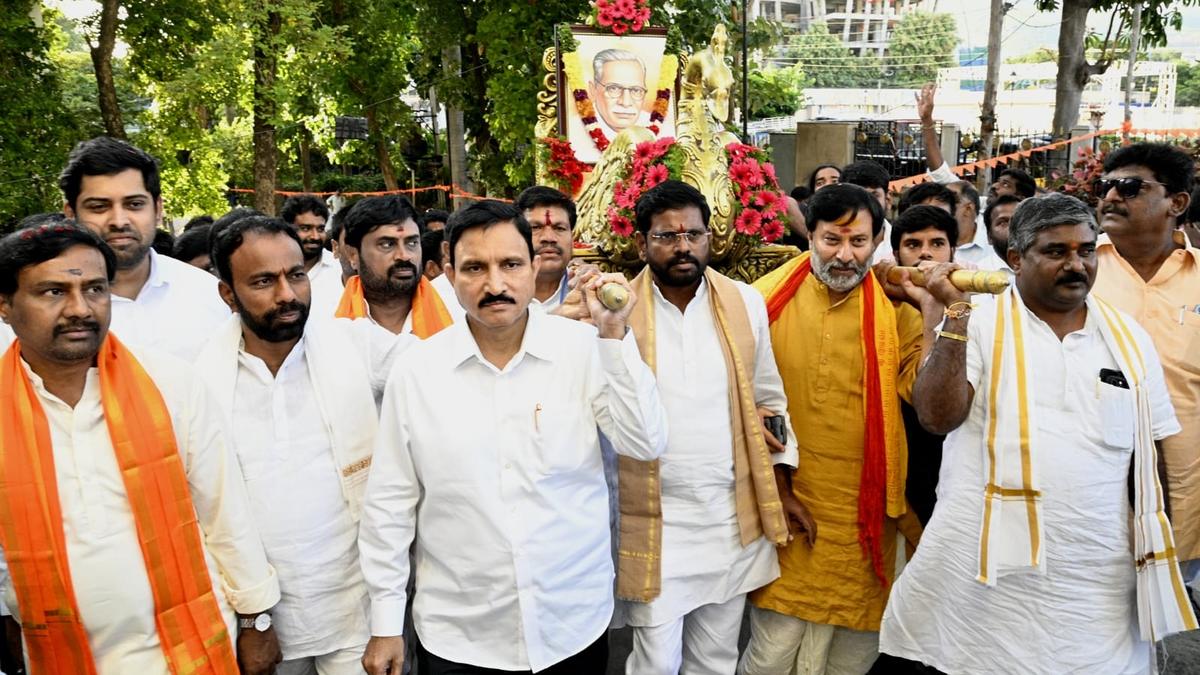 Tributes paid to poet Gurram Jashuva on his birth anniversary