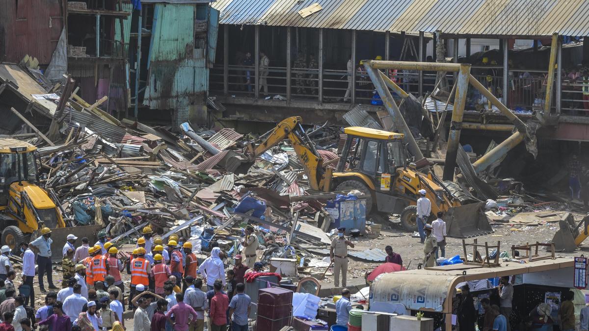 Western Railway begins anti-encroachment drive near Mumbai’s Bandra station
