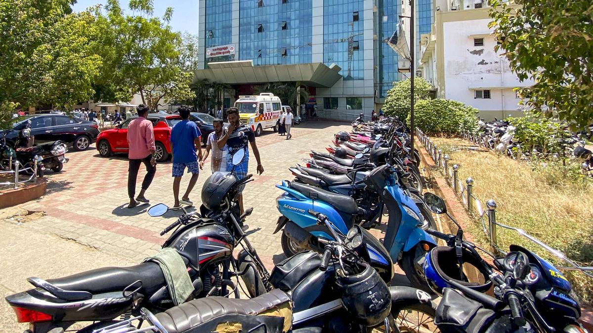 Random parking of vehicles blocks the way for ambulances at government hospital in Tiruchi