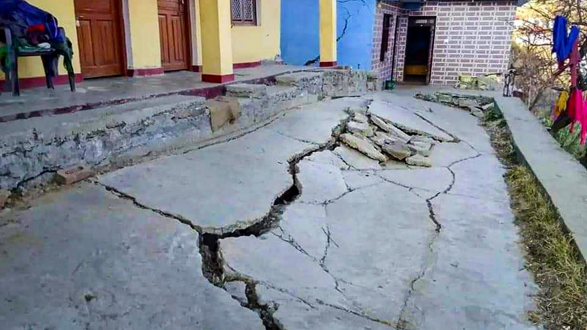 Gateway to Badrinath on brink of disaster