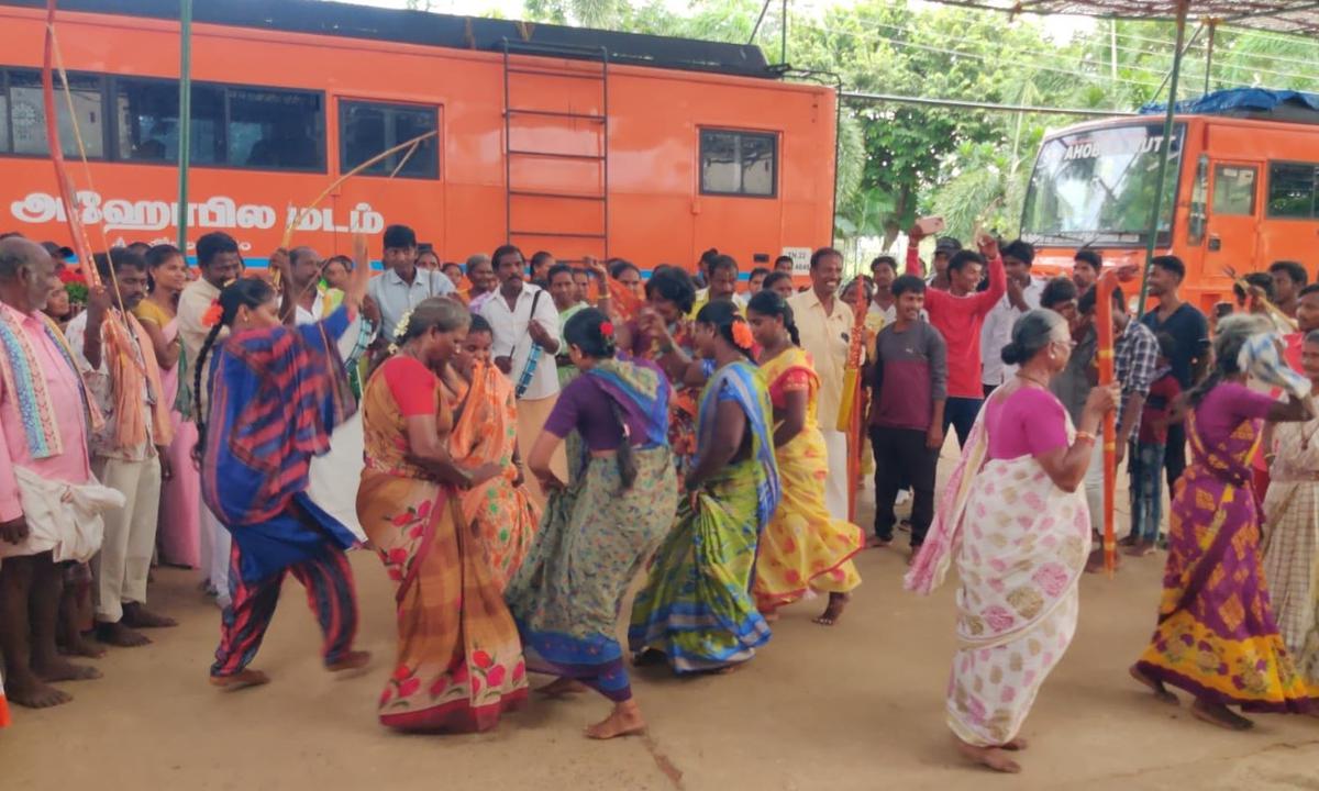 Chenchu women dancing during the ‘Sri Ahobila Nrusimha Dasa’ programme at Ahobilam in Nandyal district.