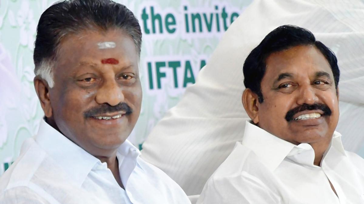 Palaniswami sends legal notice to Panneerselvam against the use of AIADMK’s name