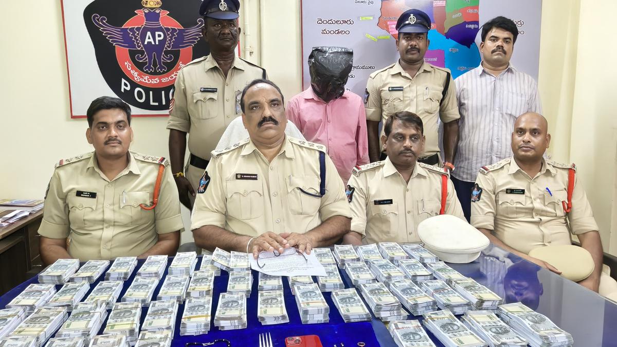 Eluru police seize ₹65 lakh in fake currency notes, arrest four