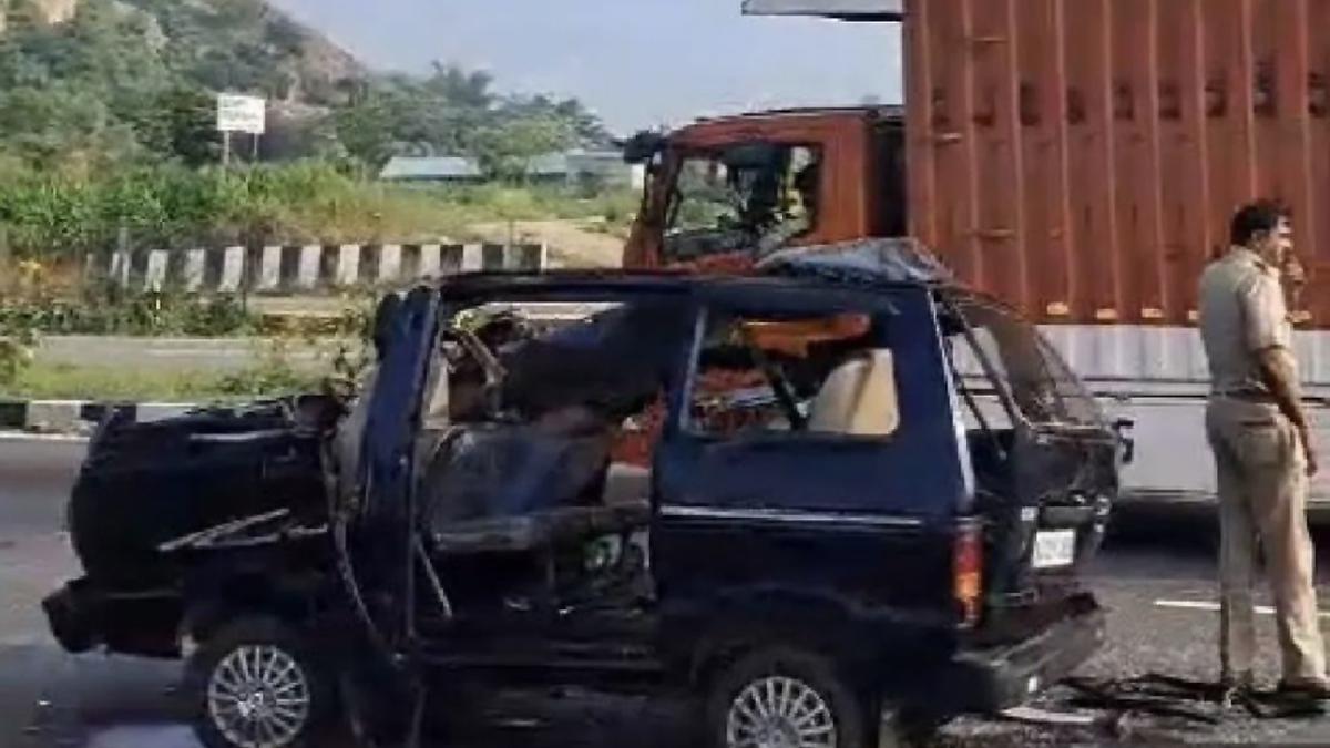 Family of three killed, several others injured in accident on Bengaluru-Mysuru Expressway