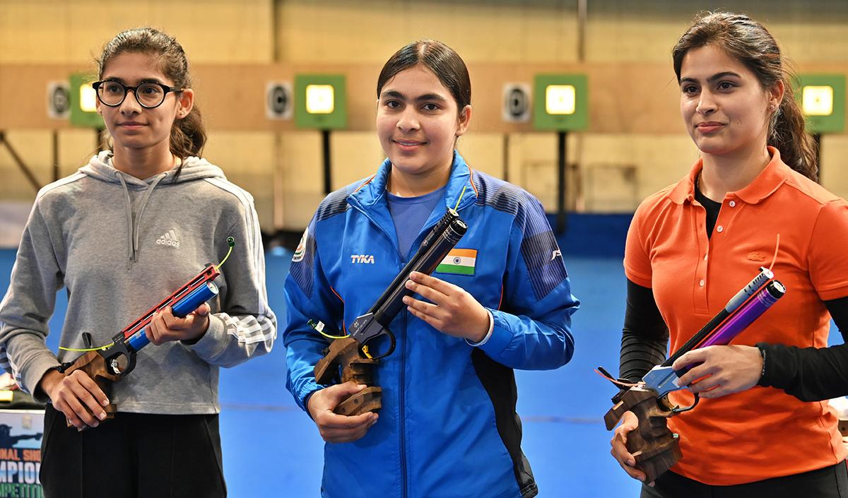 彼のクラスのテスト：Suruchiは、2月の全国射撃リハーサルでオリンピックのメダリストManu Bhaker（右）とJuniors Sainyam（左）の元世界チャンピオンを含む強力なフィールドを獲得しました。 |写真クレジット：Kamesh Srinivasan