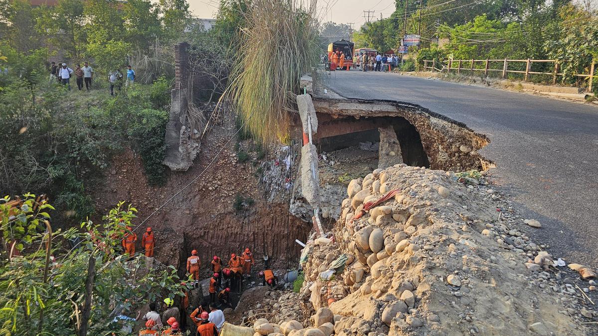 Bridge portion collapses on Jammu outskirts; labourers feared trapped