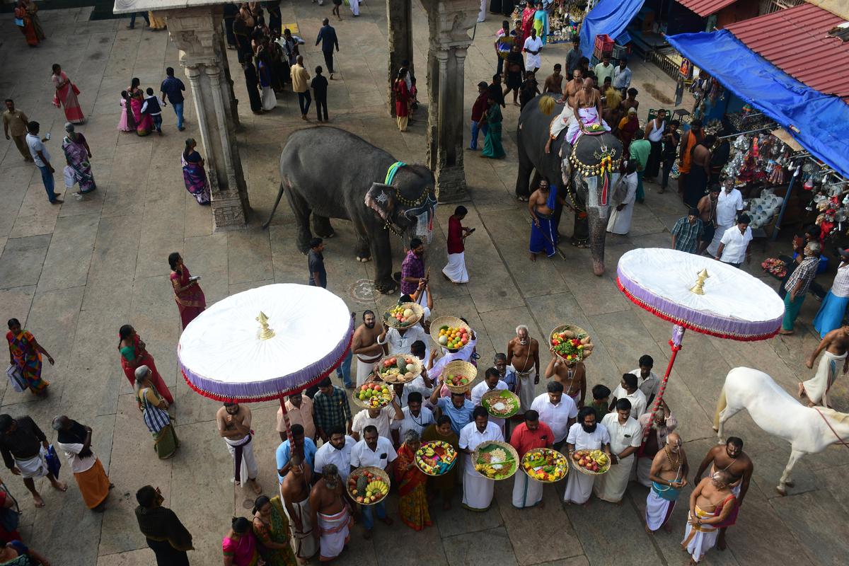 Holy gifts sent from Tirumala to Srirangam temple