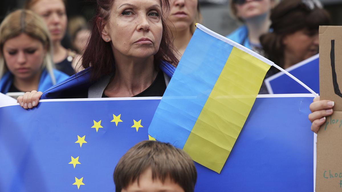 European Union makes Ukraine a candidate for EU membership