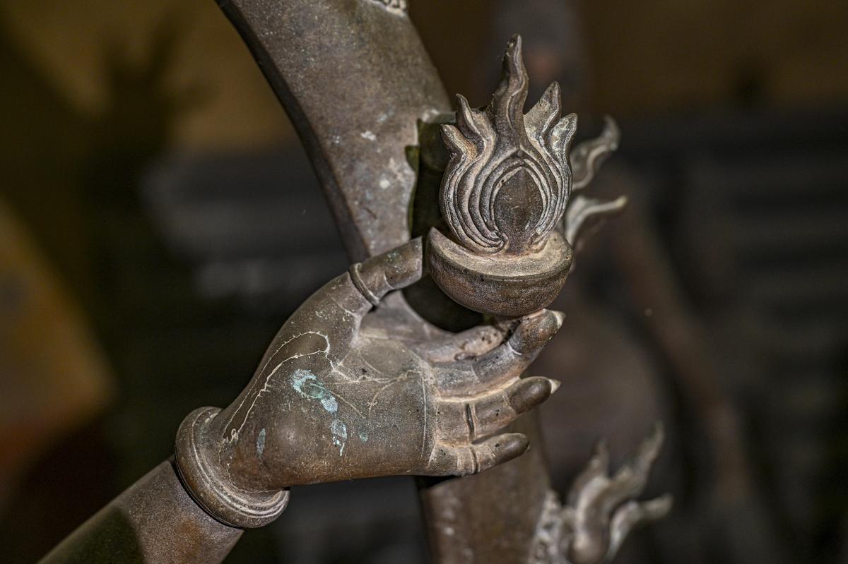 The detailing on the Nataraja idol relflects the craftmanship of Chola-period sculptors