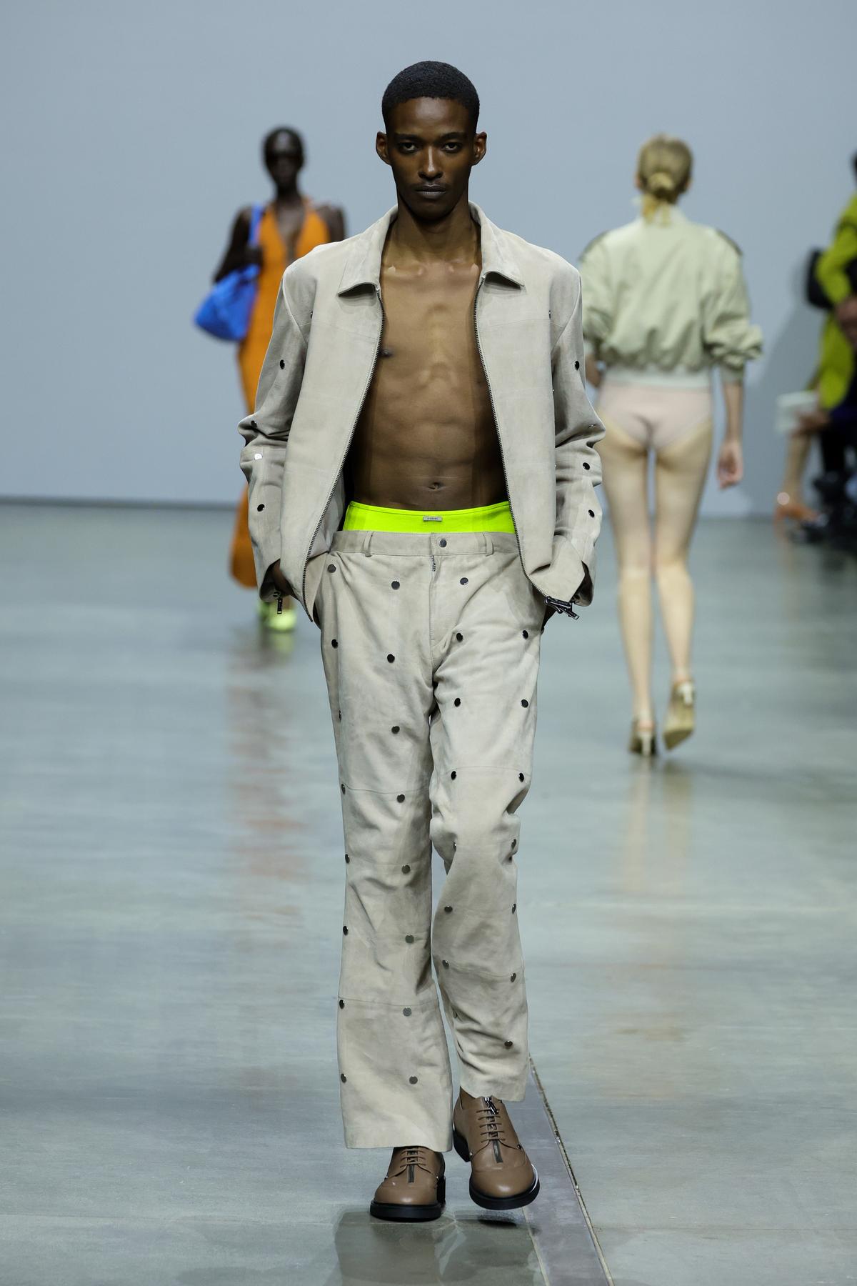 A model walks the runway at the Iceberg fashion show during the Milan Womenswear Spring/Summer 2025 on September 17, 2024 in Milan, Italy. 