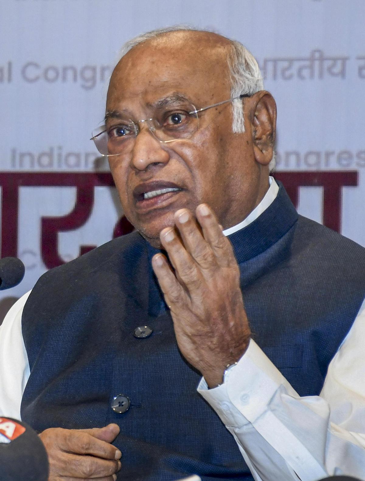 BJP petitions DG-IGP seeking arrest of Mallikarjun Kharge for alleged provocative speech