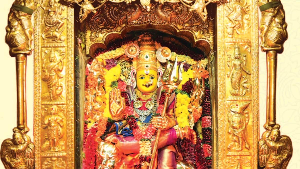About 3 lakh devotees had darshan of Goddess Kanakadurga on Sunday ...