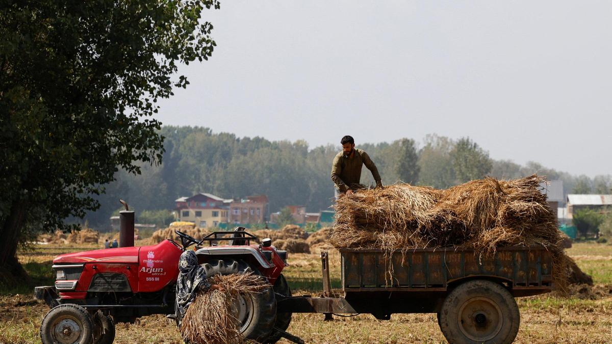 Farmers’ groups question new tractor emission norms