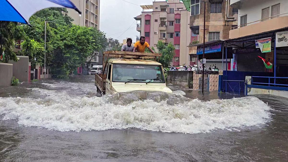 Gujarat floods: Mallikarjun Kharge, Rahul Gandhi urge government to provide all possible assistance
