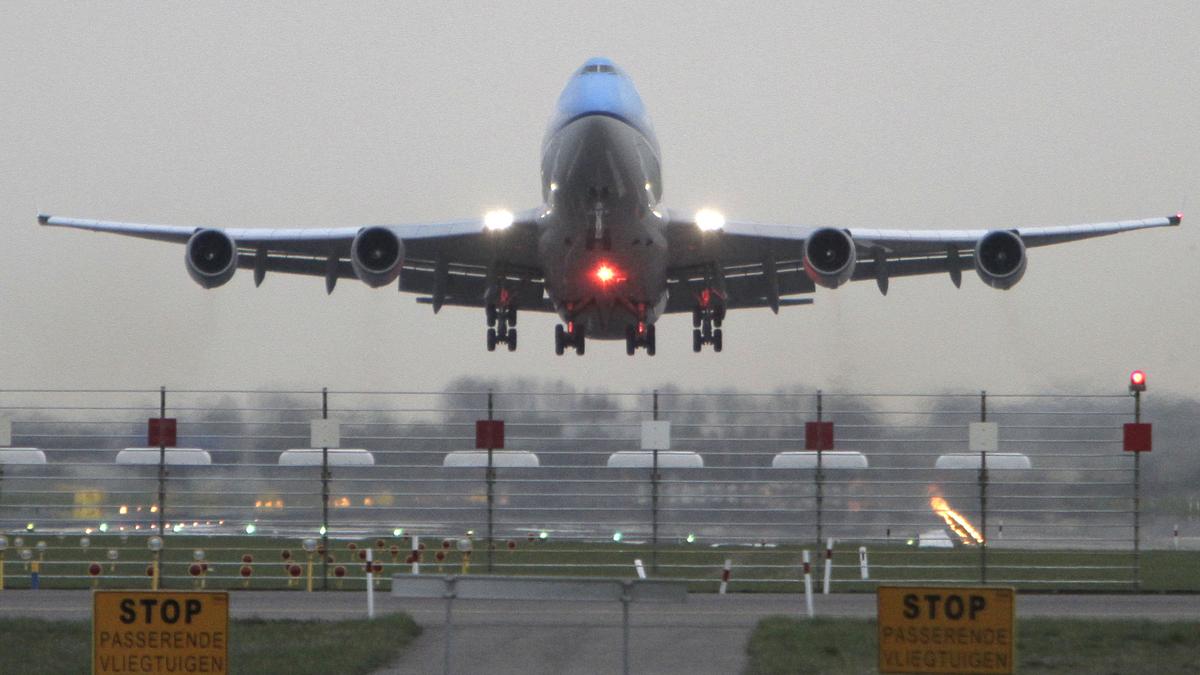 Dutch airport Schiphol capped at 478,000 flights per year to reduce noise