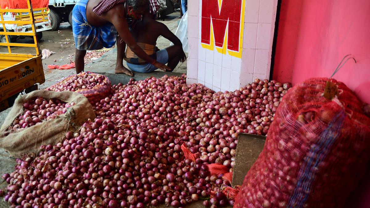 Onion prices in Chennai likely to remain high for another month due to shortage in supply