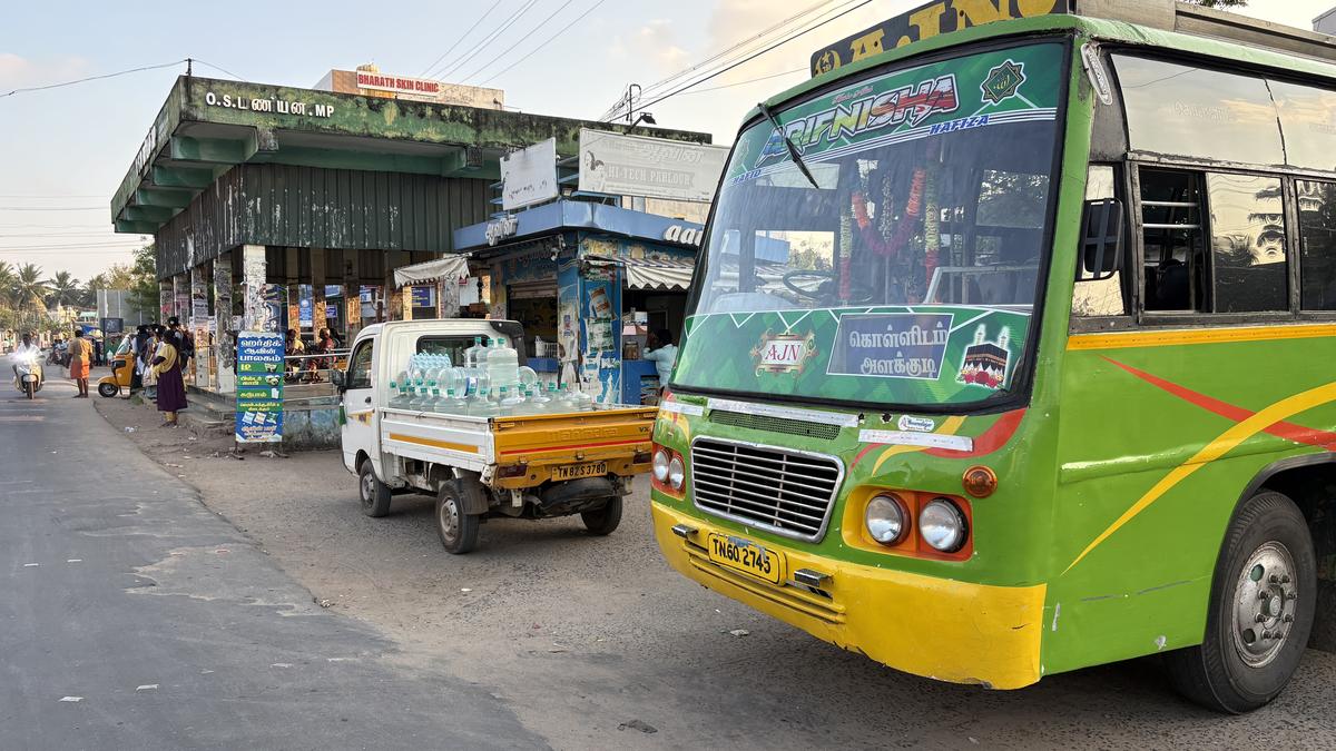 Commuters demand urgent upgrade to Kollidam bus stop