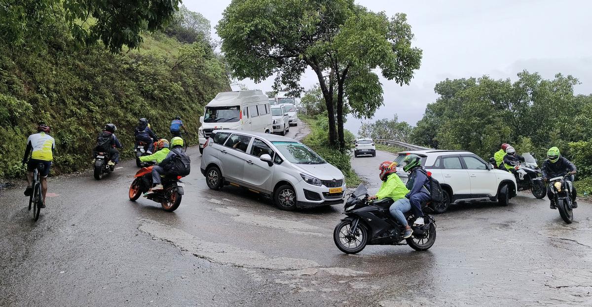 Tourists visiting hill stations in Chikkamagaluru need to book online in  advance - The Hindu