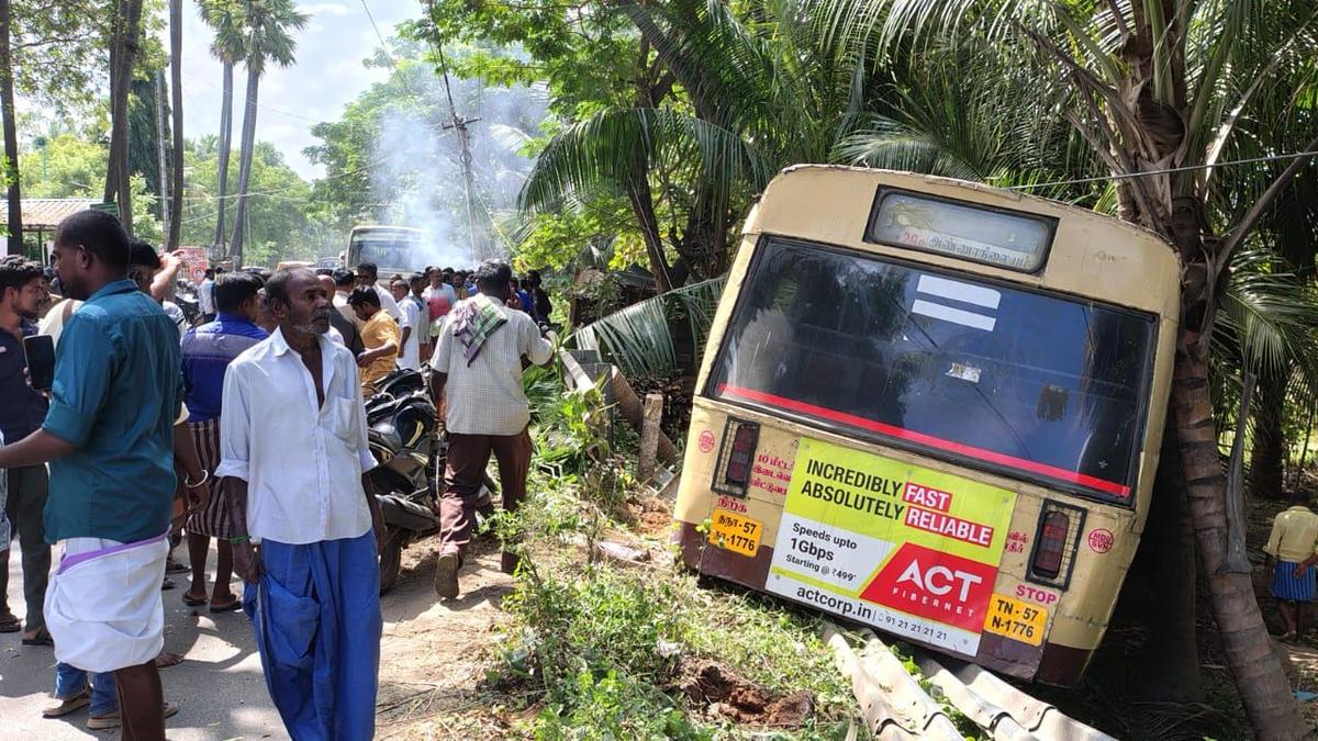 Passengers injured as TNSTC bus plunges into coconut grove at Tiruvedagam