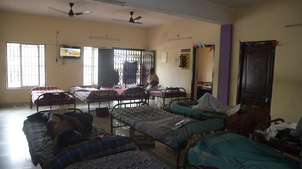 Tiruchi Corporation takes steps to help homeless people at night shelters to earn a livelihood