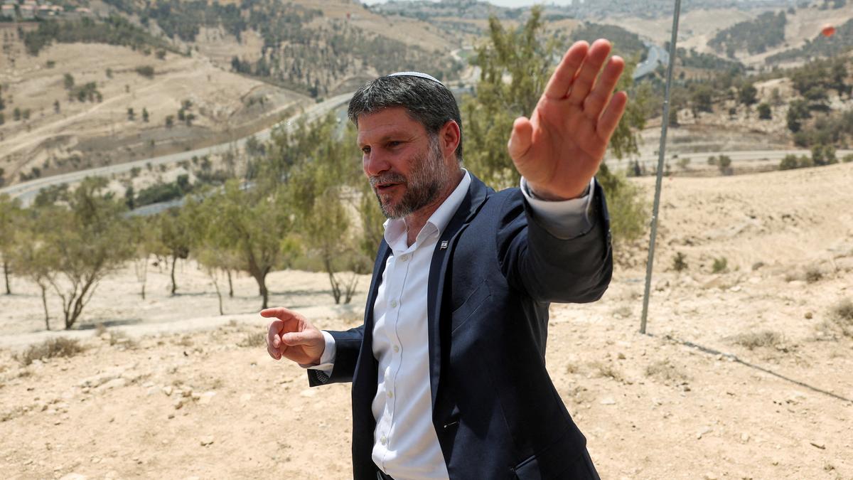 Israeli Minister calls to annex Gaza if Hamas doesn't surrender