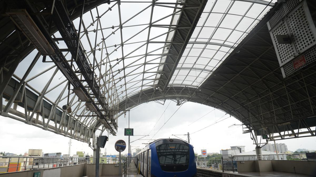 Missing roof at Arumbakkam Metro causing trouble for commuters