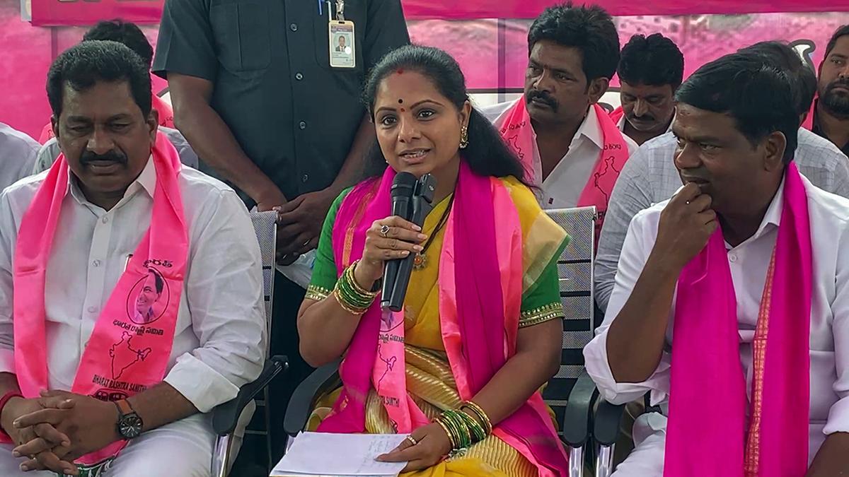 Priyanka and Rahul Gandhi can’t speak on family rule: Kavitha
