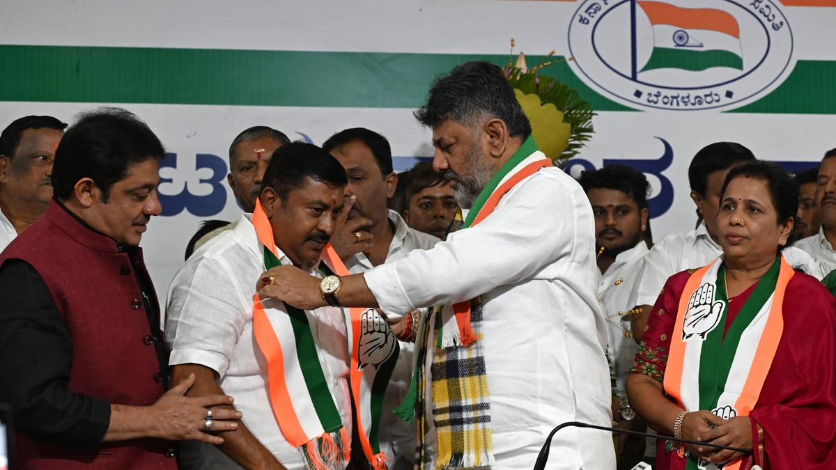 JD(S) will merge with BJP soon, says D.K. Shivakumar