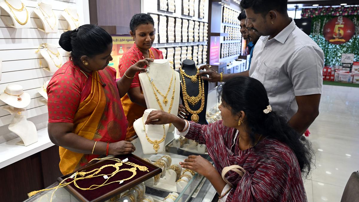 Rising gold price in wedding season leaves families in a quandary