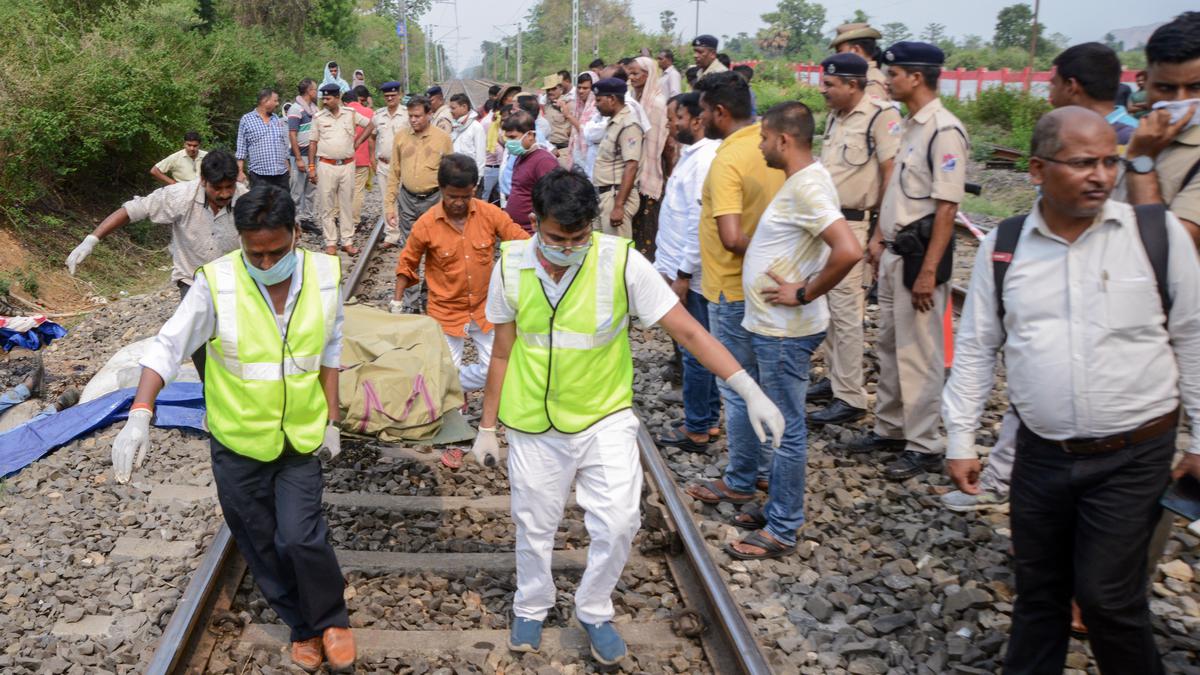 NHRC issues notice to Jharkhand government, railways over death of contractual labourers on duty