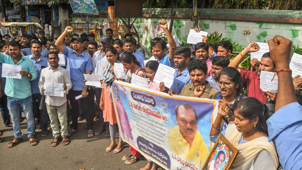 Visakhapatnam: after death of an employee, secretariat staff ask GVMC to appoint third party to collect user charges