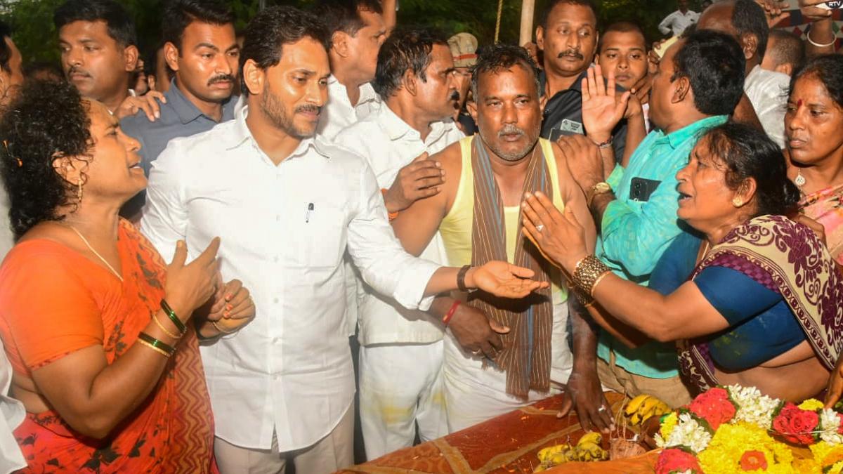 Government&rsquo;s negligence led to death of seven devotees at Simhachalam: YSRCP leader Jagan