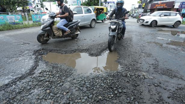 HC calls for report on action taken against engineers for bad condition of roads in Kochi