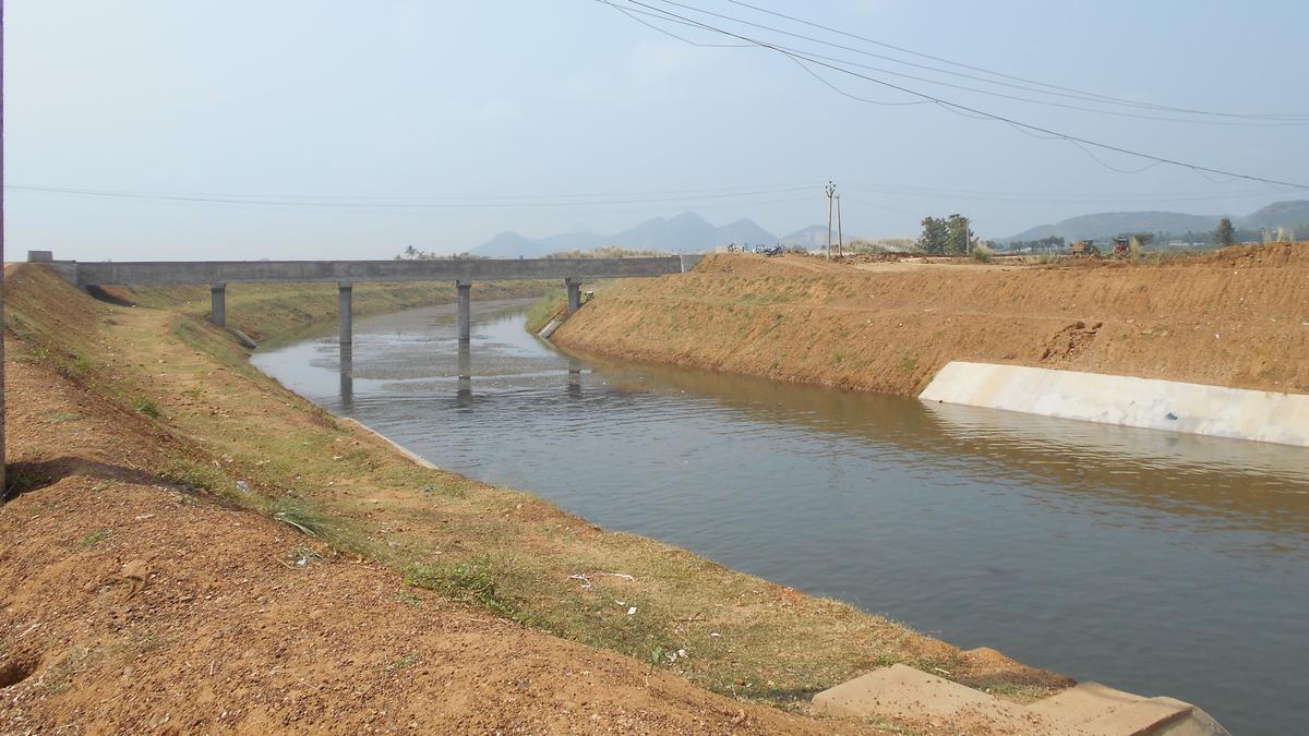 Farmers and political parties urge Andhra Pradesh government to repair canals of Vamsadhara, Nagavali and Jhanjavati rivers