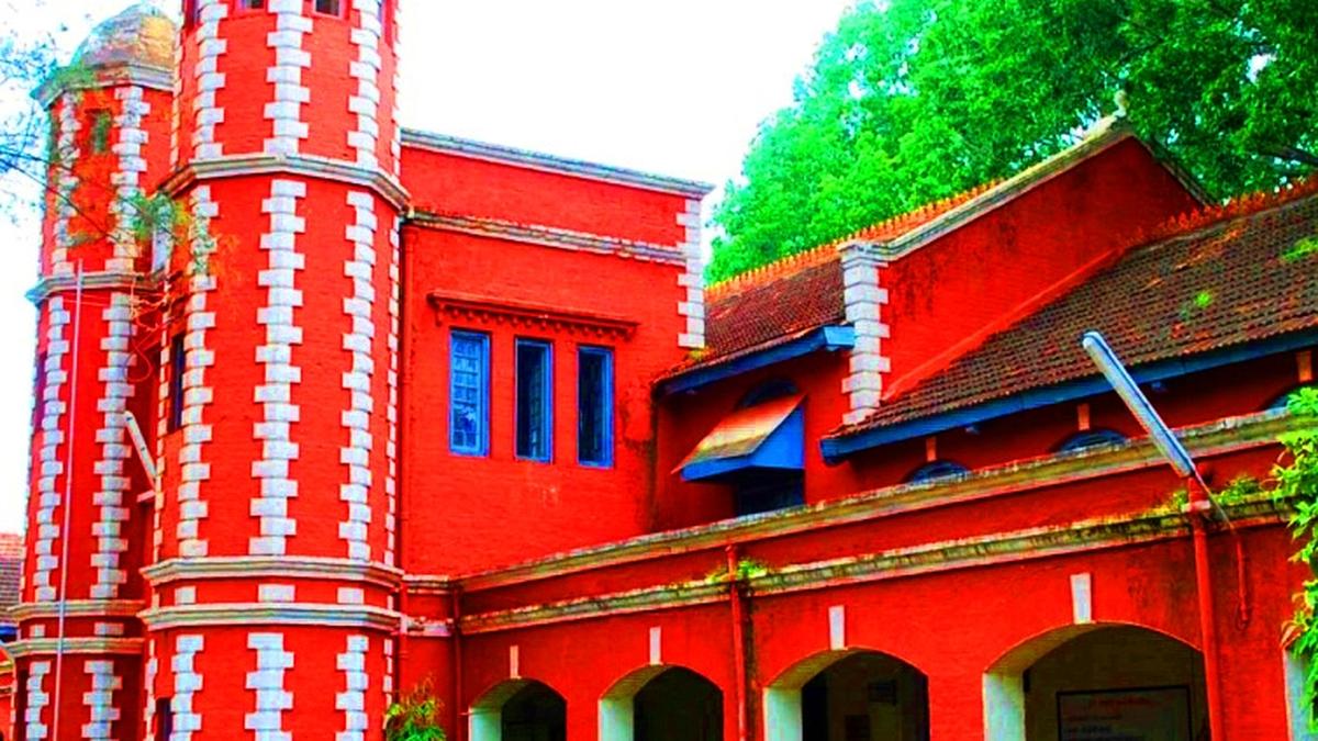 Horatti, several writers oppose establishment of power grid on DIET premises in Dharwad