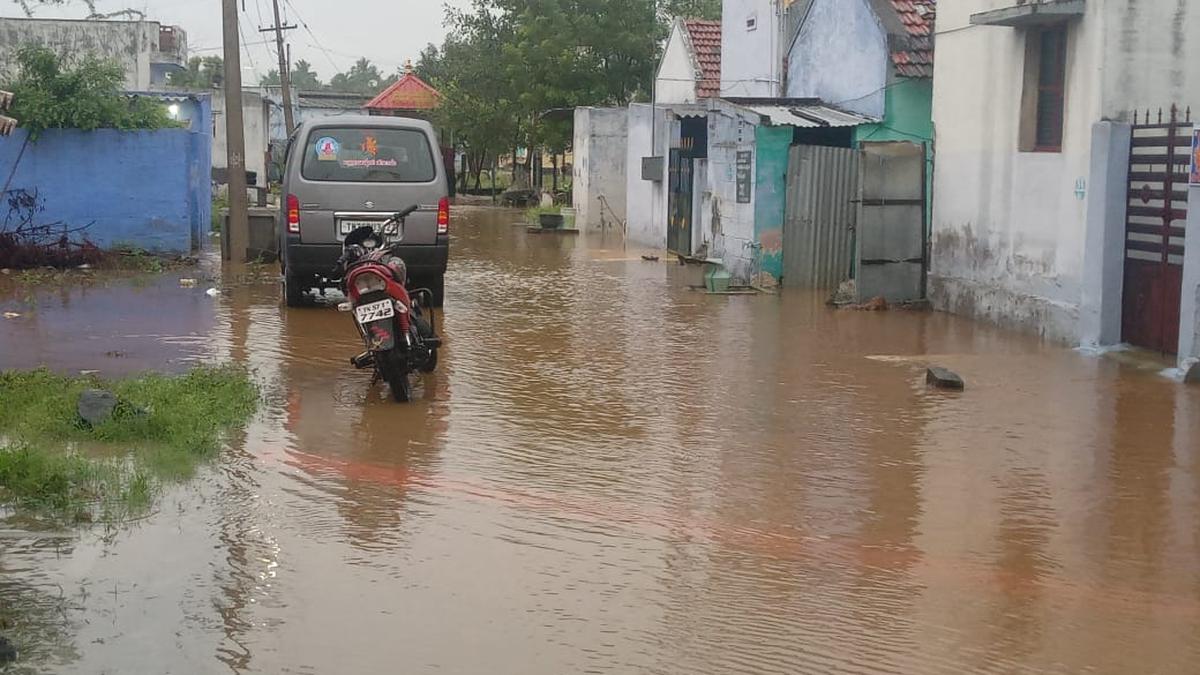Rainwater enters over 50 houses in Gobichettipalayam