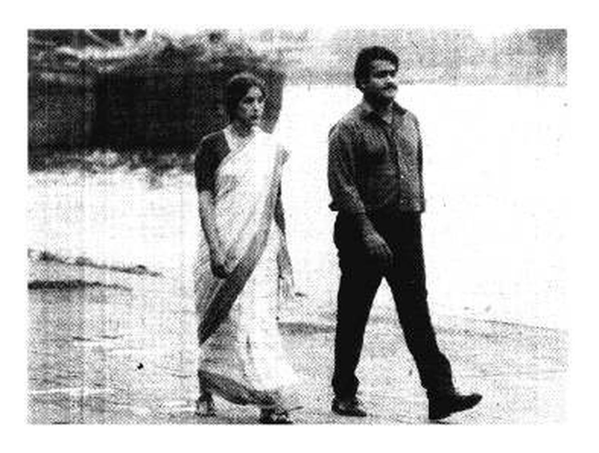 Neena Gupta and Mohanlal in G Aravindan’s Vasthuhara.