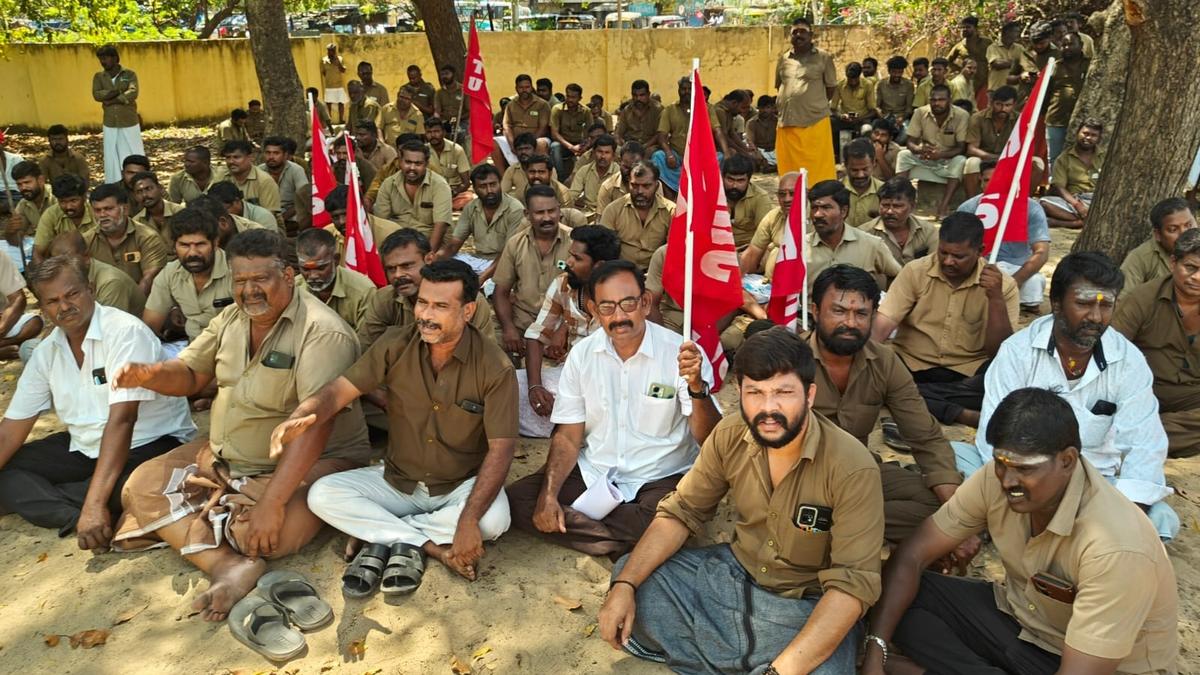 Rameswaram auto drivers demand action against three-wheelers operating without permits