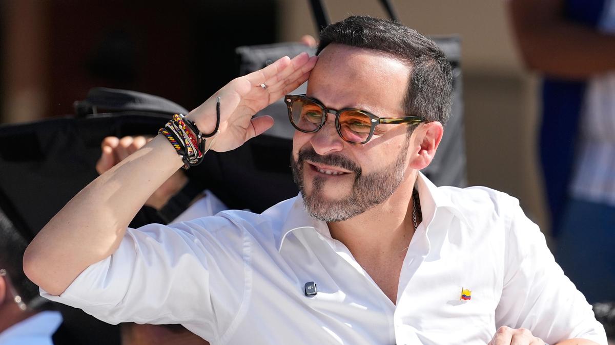 Pro-Trump candidate pulls ahead in Colombia presidential vote as ruling party sows doubt in results