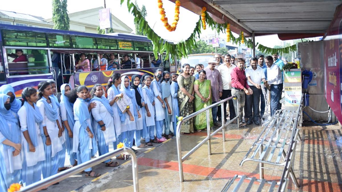Students clean Lalbagh bus shelter