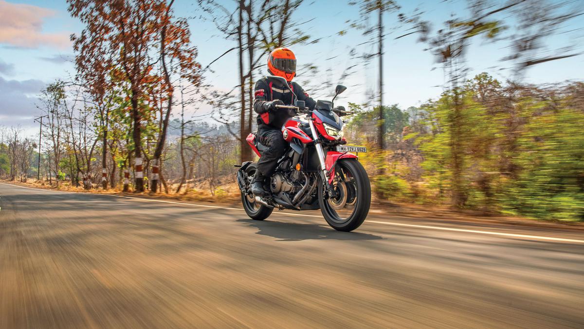 QJMotor SRK 400 a powerful bike for a high price